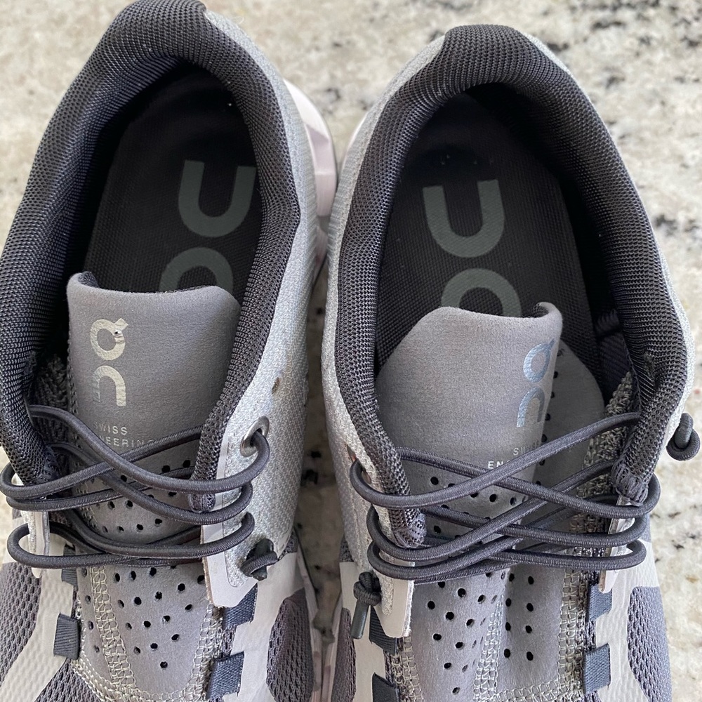 ON Cloud Running Shoes - Picture 4 of 8